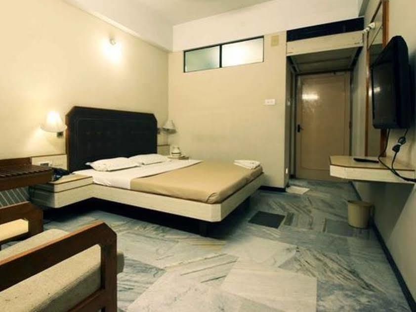 Hotel Padmam Madurai Dış mekan fotoğraf