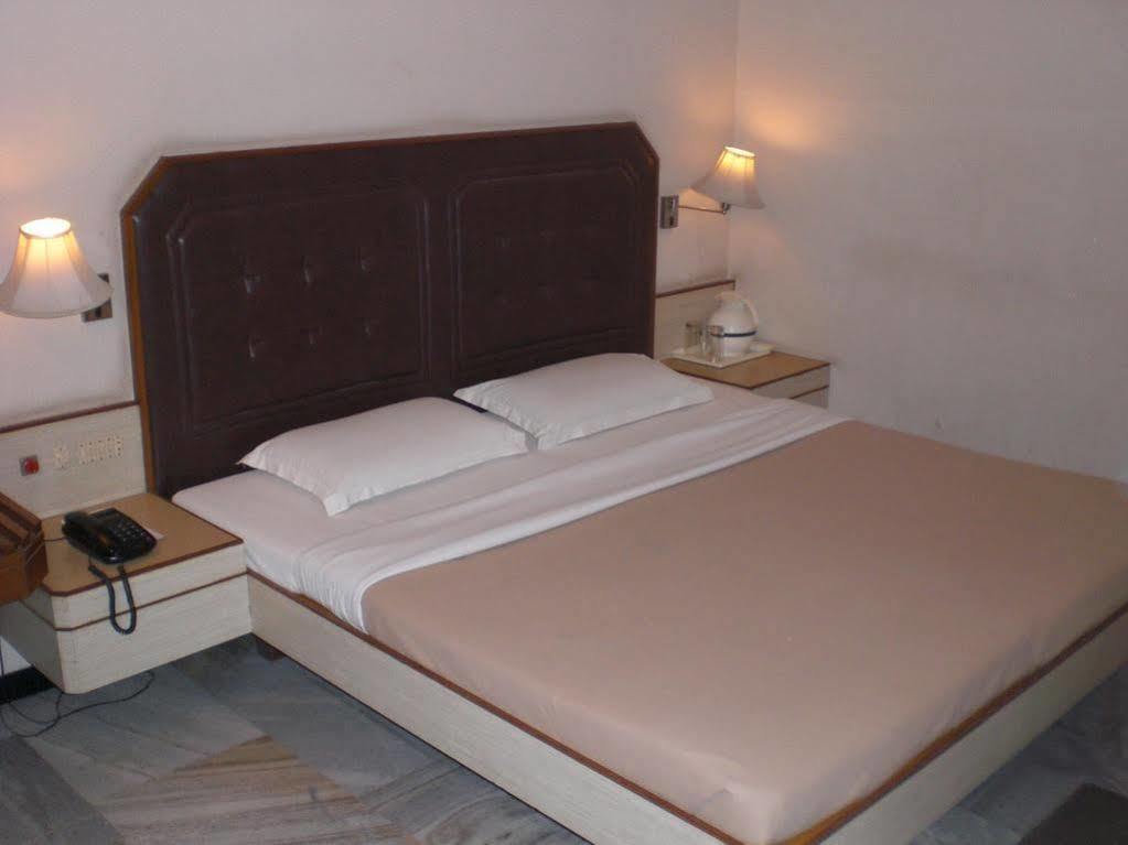Hotel Padmam Madurai Dış mekan fotoğraf