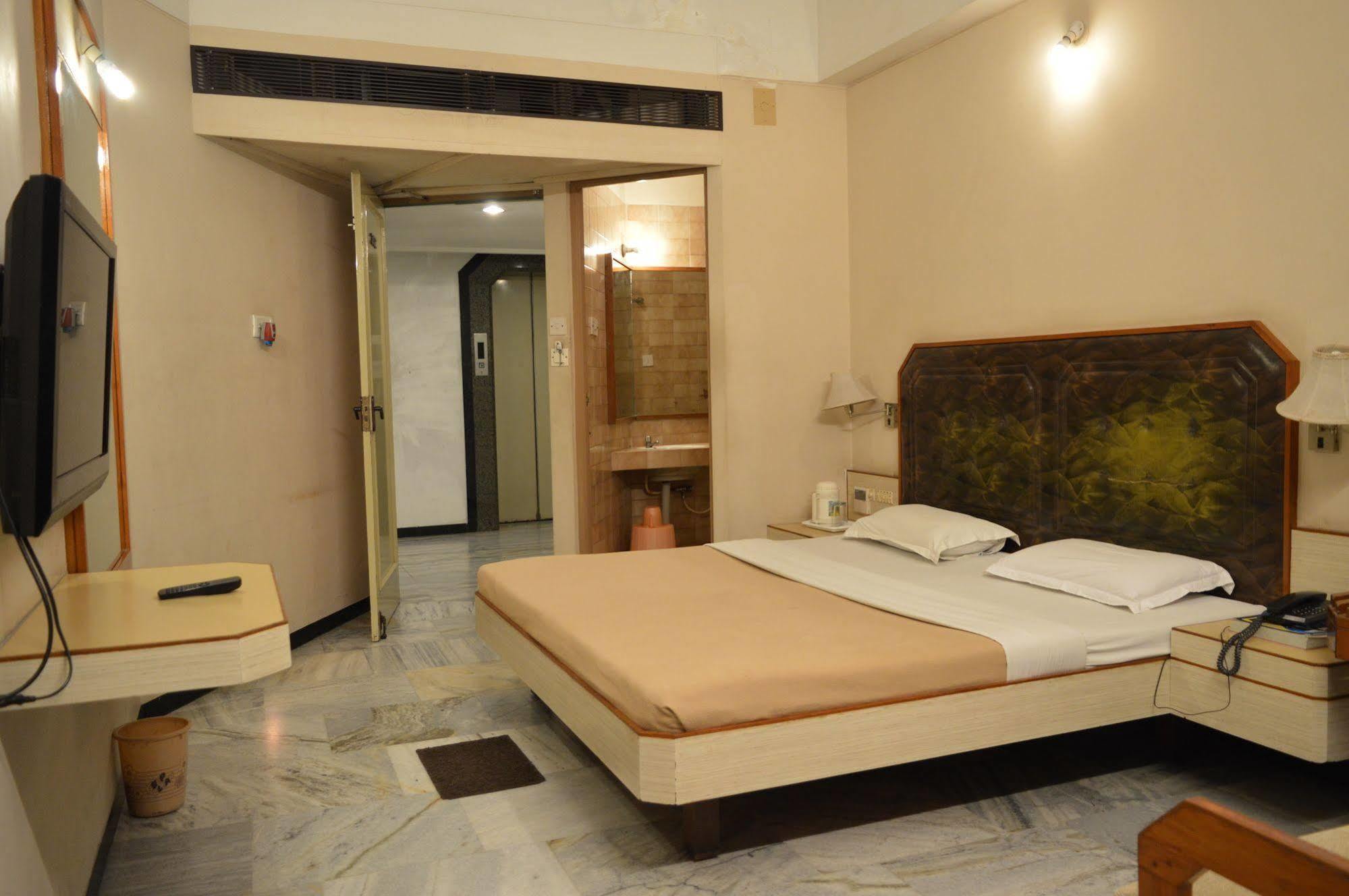 Hotel Padmam Madurai Dış mekan fotoğraf